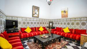 Riad Lalla Aïcha -Piscine & 3 suites climatisées