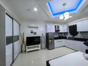 Signature Executive Studio Near Airport & Downtown