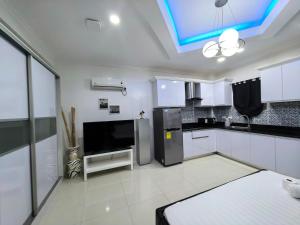 Signature Executive Studio Near Airport & Downtown