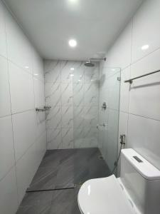 Signature Executive Studio Near Airport & Downtown