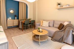 Modern Comfort Apartment with Balcony