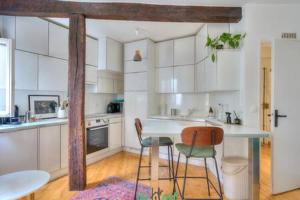 Louis Bonnet - CI - Parisian getaway in a beautiful apartment for 2