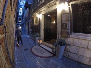 Palazzetto Pisani Grand Canal