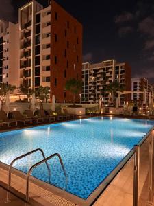 Luxury Smart Apartment with Downtown Views Riviera