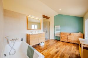 Faron - Beautiful villa with swimming pool, superb sea view