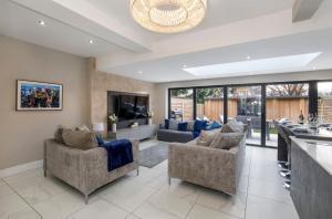 Queenswood House with Games Room