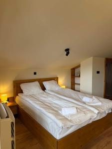 Detelina Mountain Retreat- Cozy Studio with Balcony by Flat Manаger