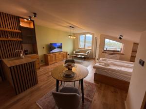 Detelina Mountain Retreat- Cozy Studio with Balcony by Flat Manаger