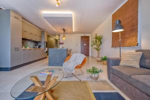 Valley Penthouse with Sea view in Balluta