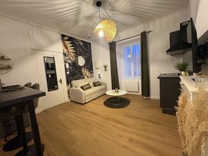 Studio neuf design - Tram & centre à proximité