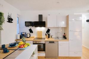 Modernes Apartment für Geschäftsreisende und Paare - WLAN - Parkplatz - Nespresso - zentral