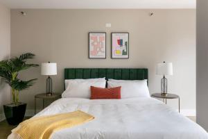 Downtown Penthouse, Parking, Gym Pvt Patio #11