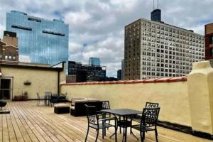 Sleep 14 Downtown, Vintage 5bd-2ba Gym & Patio