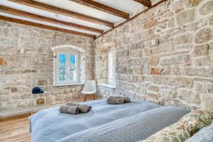 Stunning Views & Hidden Terraces Above the Old Town