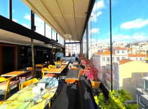 Adjacent-Anex-Building-of-Kaya-Royal-Hotel Free Tea and Coffee On The Terrace Restaurant - Total Three Floors and No Elevator