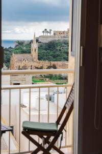 Il-Kannizzata luxurious Gozo penthouse with sea view & pool