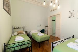 Trastevere four seasons Tiber View