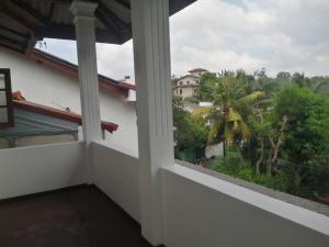 Country View Cottage By Ceyluxia