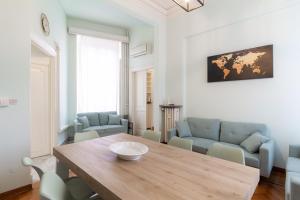 Trastevere four seasons Tiber View