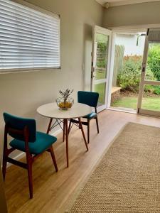 Coastal Cottage close to Surf and Trails