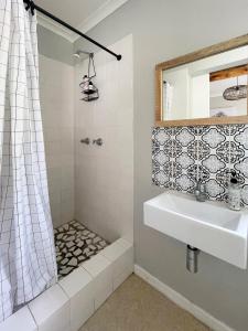 Coastal Cottage close to Surf and Trails