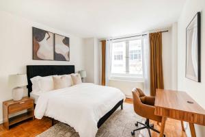 43-4D Newly furnished 2BR full service 24H Doorman laundry Gym