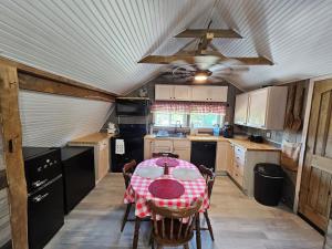 Cozy 1-bedroom apartment in wonderful Oak Harbor with AC