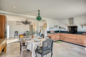 Villeréal Gîte haut de gamme piscine