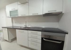 2 rooms next to Lisbon and the beach