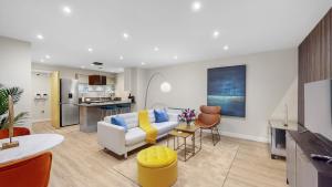 Hybrid Resi - London, Oyster Wharf near Clapham Junction station