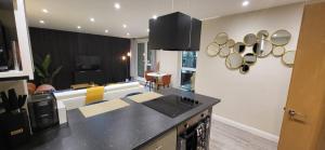 Hybrid Resi - London, Oyster Wharf near Clapham Junction station