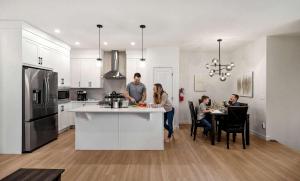 NEW Family 3BR Upper Suite w Kids Play Den, Free Banff Pass