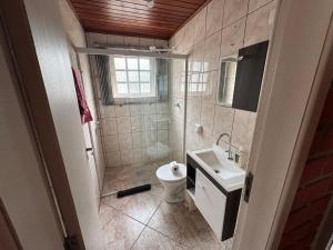 Casa com Piscina Próxima à Praia da Cachoeira