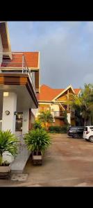 Savanna executive studio