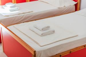 Beach Nest Escape 2BR Cozy Apartment by PikHost