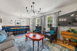 Pennsylvania - Countryside Retreat with Hot Tub, Fire Pit and Huge Yard