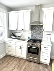 7 mins walk to Beach and Boardwalk, AC, Free Parking