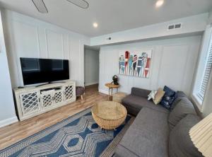 7 mins walk to Beach and Boardwalk, AC, Free Parking