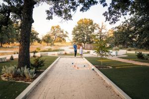 Modern Container Home, Pool, Hot Tub, Hill Country