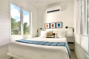 Modern Container Home, Pool, Hot Tub, Hill Country