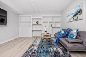 2BR Suite YYC Airport and Downtown 4404 DN