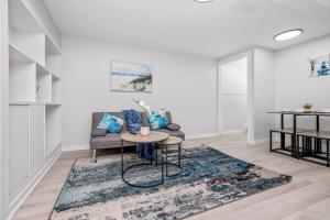 2BR Suite YYC Airport and Downtown 4404 DN