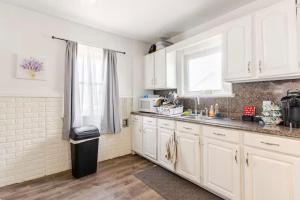 Cozy private room -Next to RGH and Target