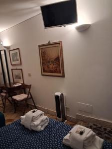 Domus next Campo deFiori with thermal shower