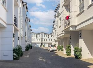 The Royal Manor Bryanston