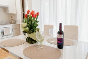 TELL HIM APARTMENT Bari