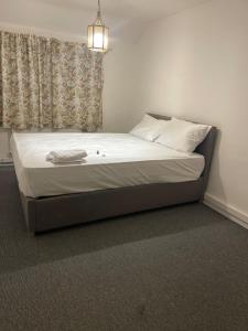 4 bed room house near town