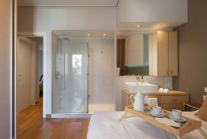 Elegant 2BR Apartment near Metro, Sunny & Spacious