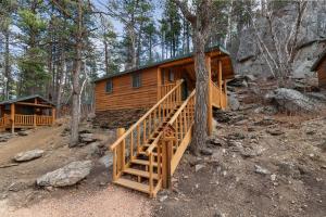 Ironwood Cabin Retreat- Rustic Comfort