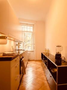 Elegant Apartment in Seefeld - Walk to Lake & City